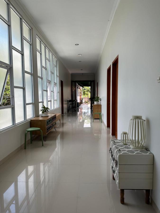 Cendhani Raras Gallery Kejayan Εξωτερικό φωτογραφία