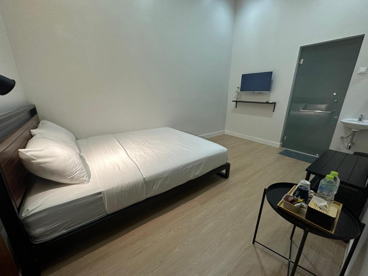 Cendhani Raras Gallery Kejayan Εξωτερικό φωτογραφία